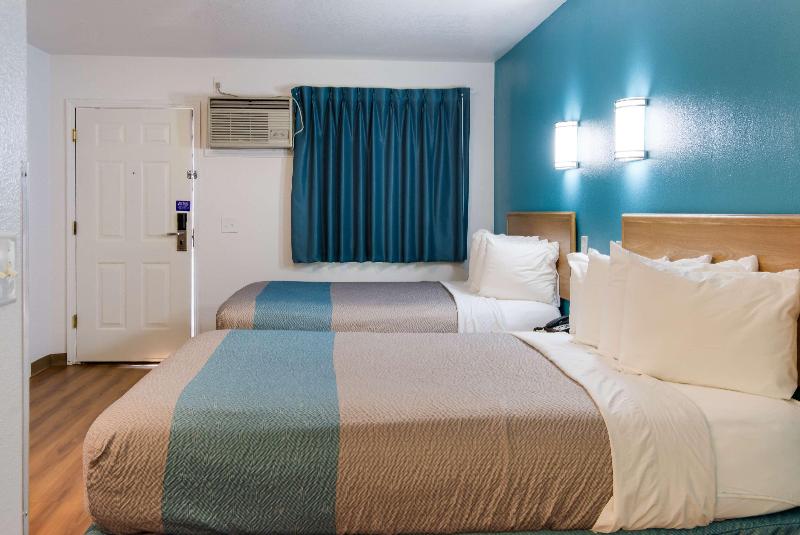 Motel 6 Canby, OR image