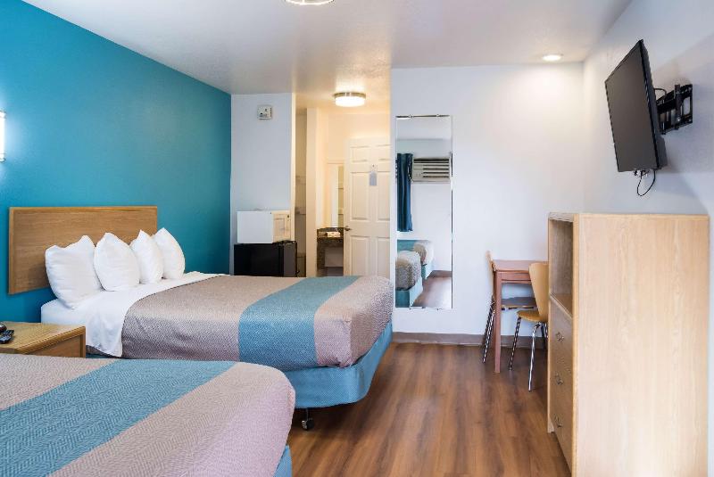 Motel 6 Canby, OR image