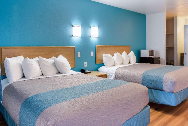 Motel 6 Canby, OR image