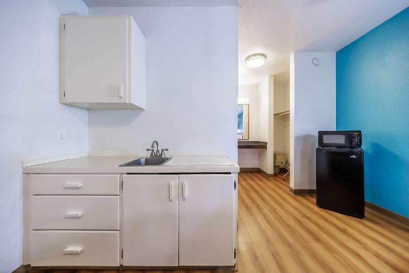 Motel 6 Canby, OR image
