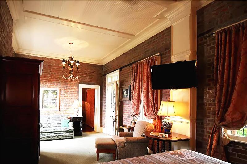 The Olivier House Hotel image