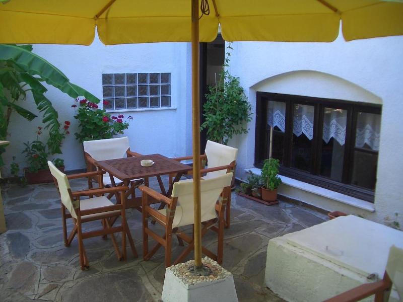 Oinoi Hotel image