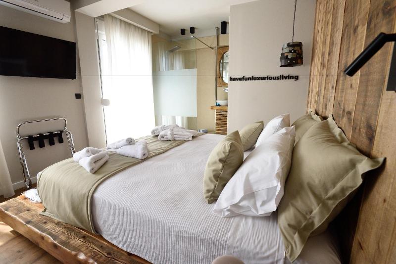Magnifique Luxury Suites 4