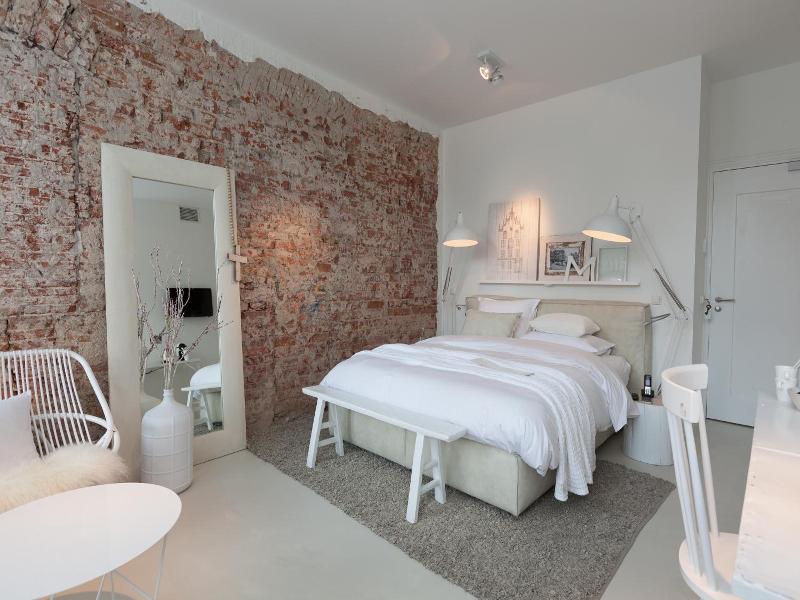 Mother Goose Hotel image