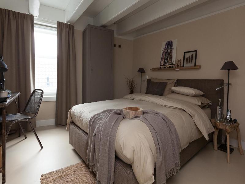Mother Goose Hotel image