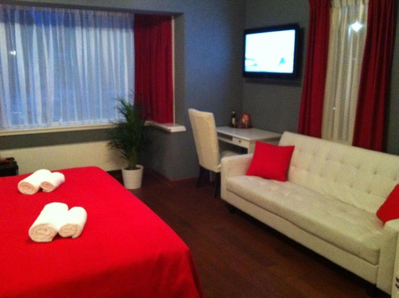 Alex Rooms image