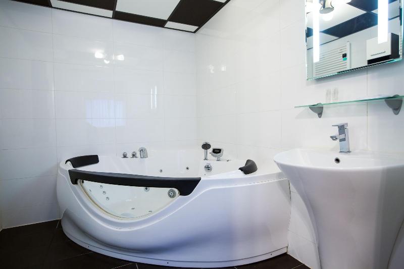 Alex Rooms image