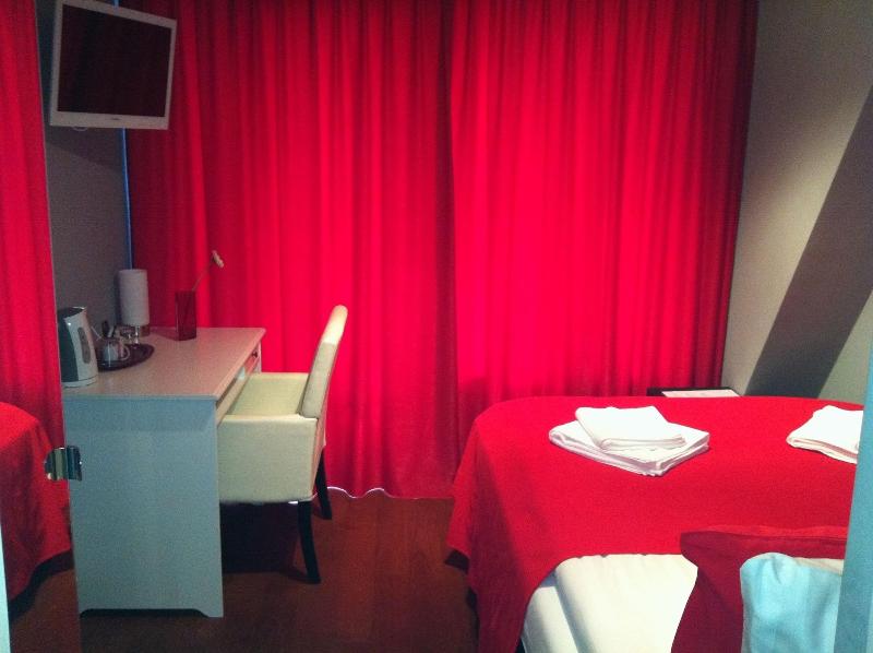 Alex Rooms image