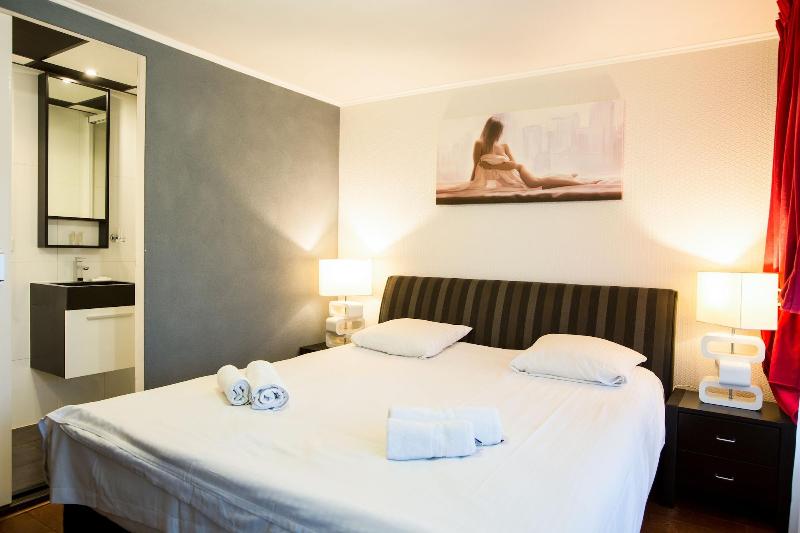 Alex Rooms image