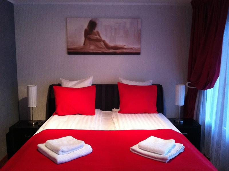 Alex Rooms image