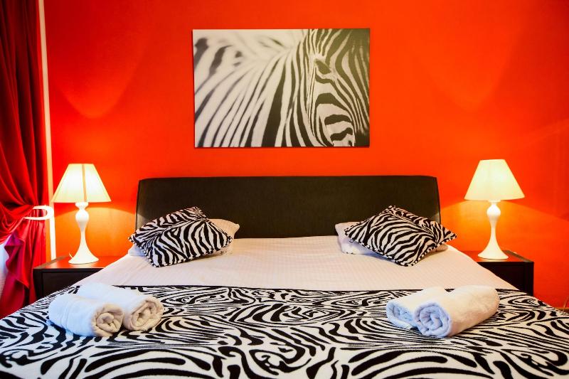 Alex Rooms image