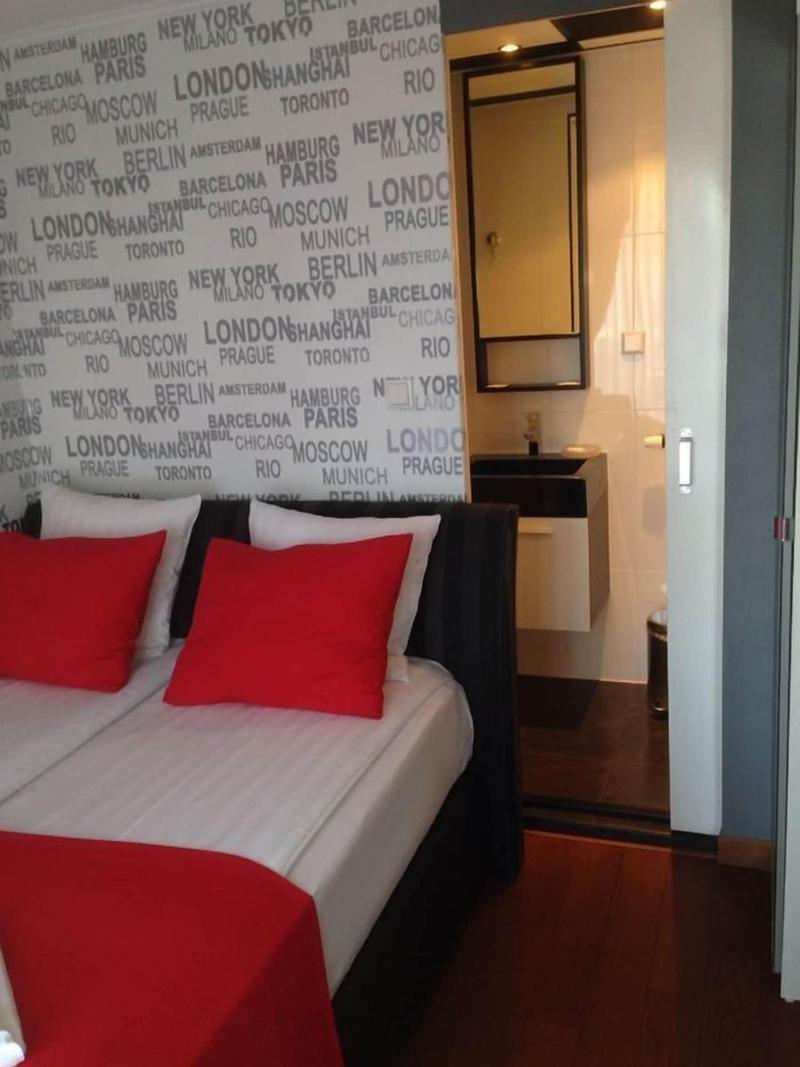 Alex Rooms image