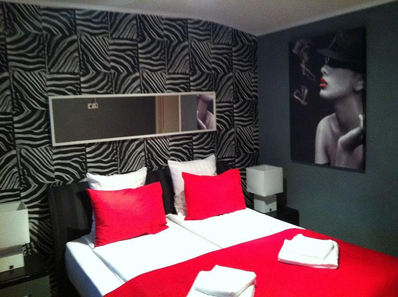 Alex Rooms image