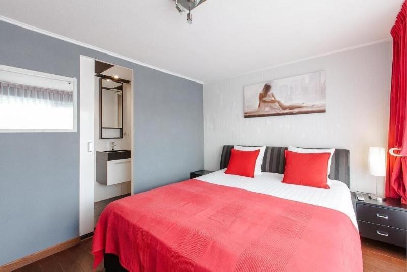 Alex Rooms image