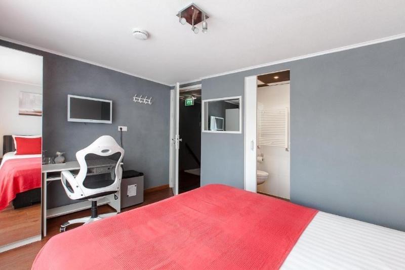 Alex Rooms image