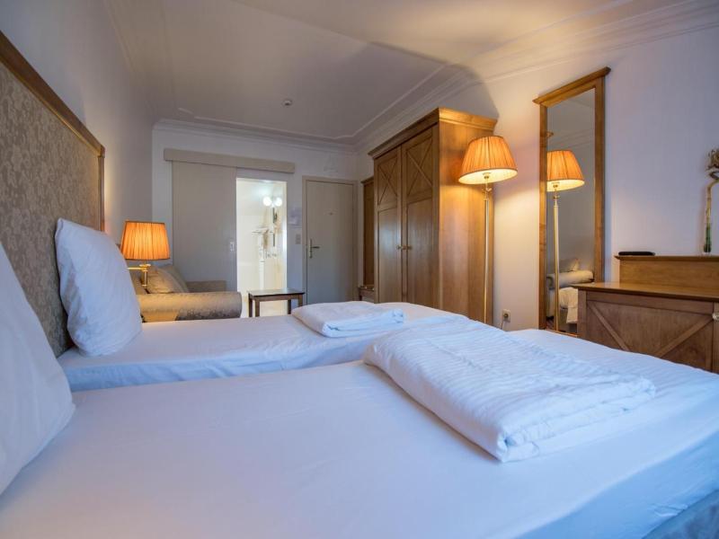 Hotel The Lord image