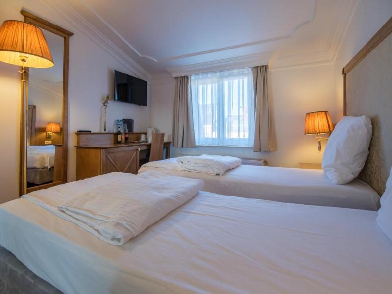 Hotel The Lord image