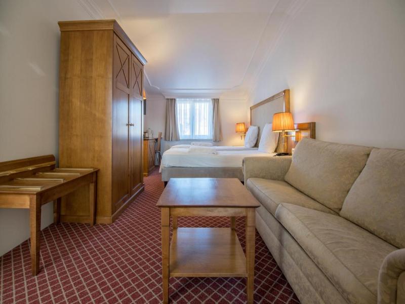 Hotel The Lord image