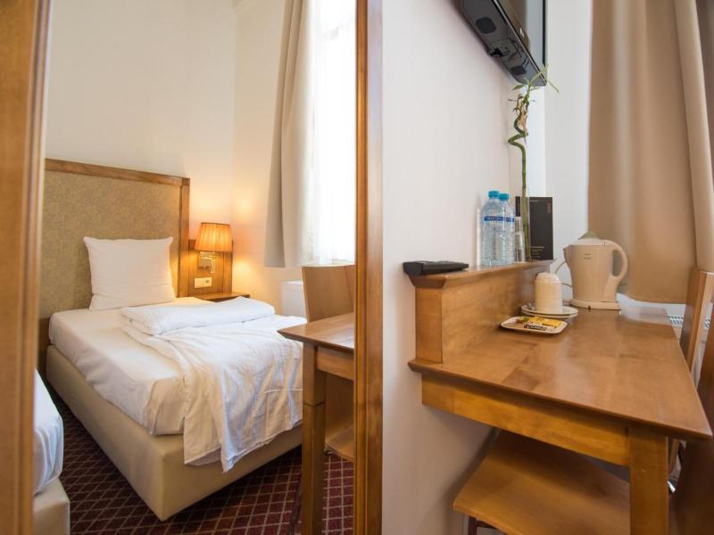 Hotel The Lord image