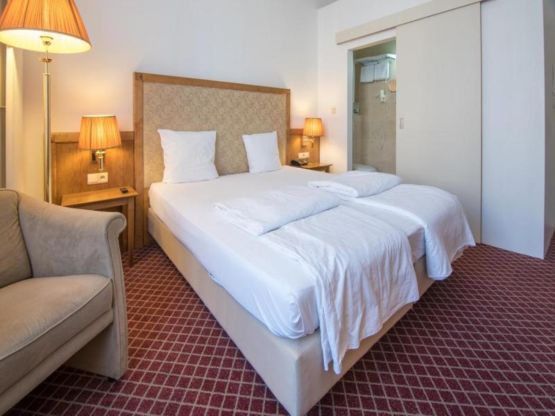 Hotel The Lord image