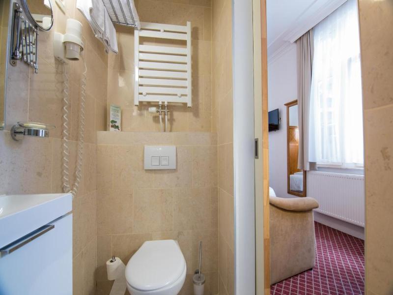 Hotel The Lord image