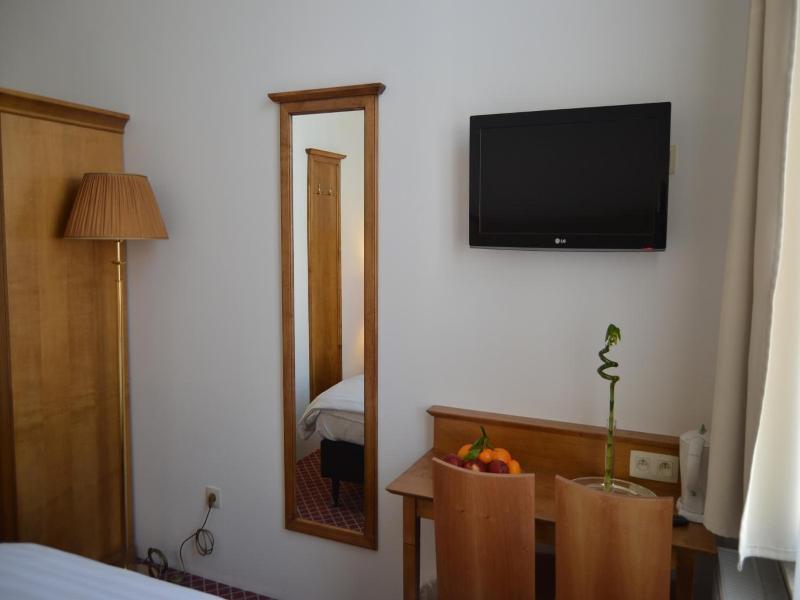 Hotel The Lord image