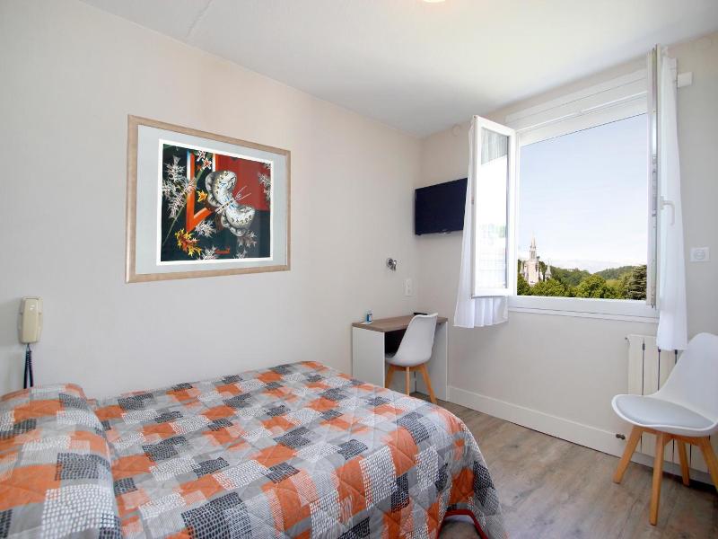 Hotel Montfort image