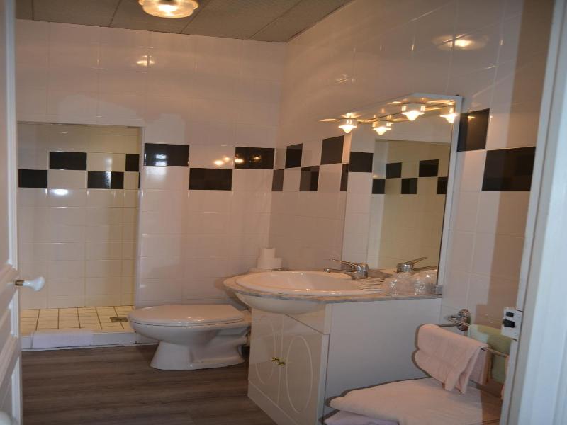 Hotel Montfort image