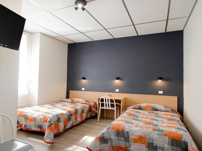 Hotel Montfort image