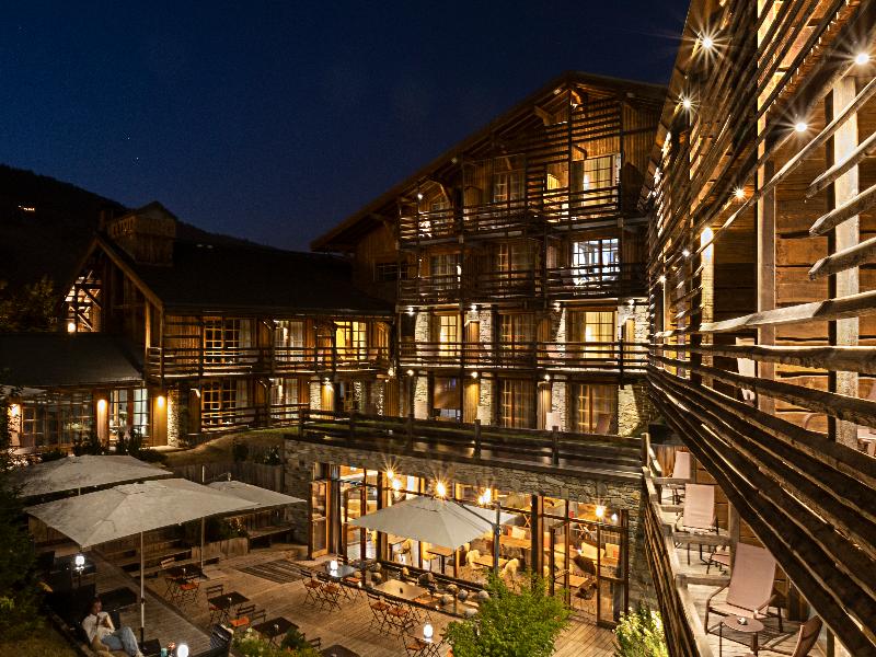 Le M de Megève image