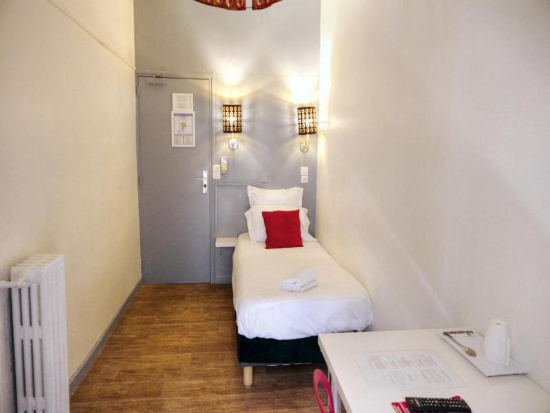 Hôtel Les Corps Saints image