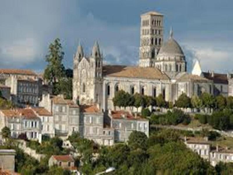 Hôtel des Pyrénées image