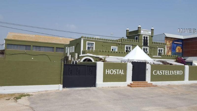 Hostal Castellverd — exterior view