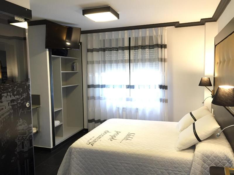 Hostal El Padrino image