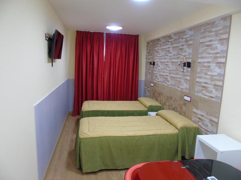 Hostal Los Gavilanes 2 image