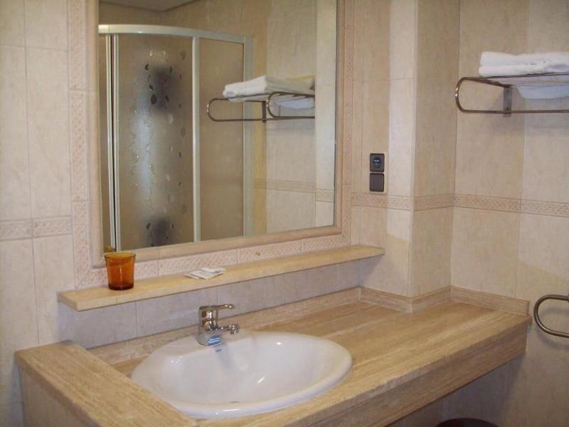 Hostal Los Gavilanes 2 image