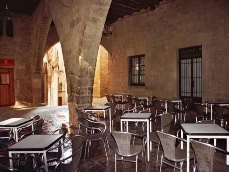 Hostal Las Coronas image