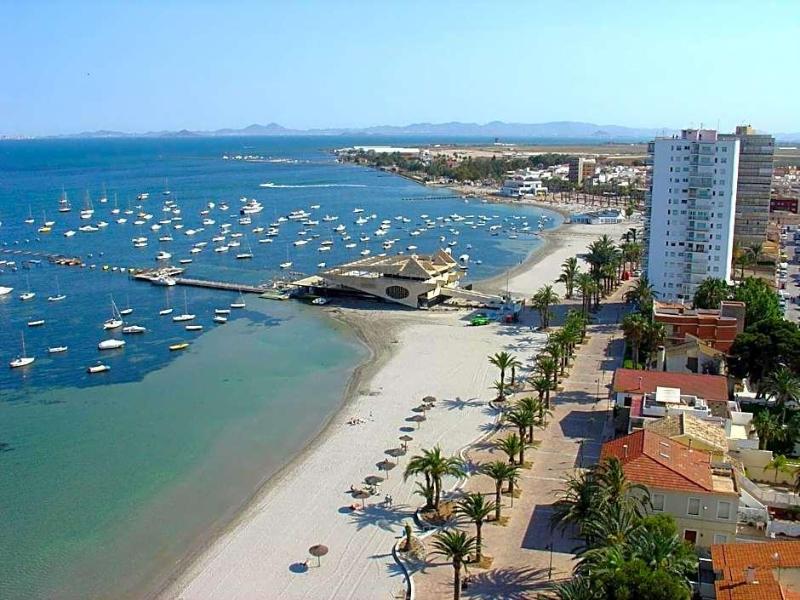 La Obrera image