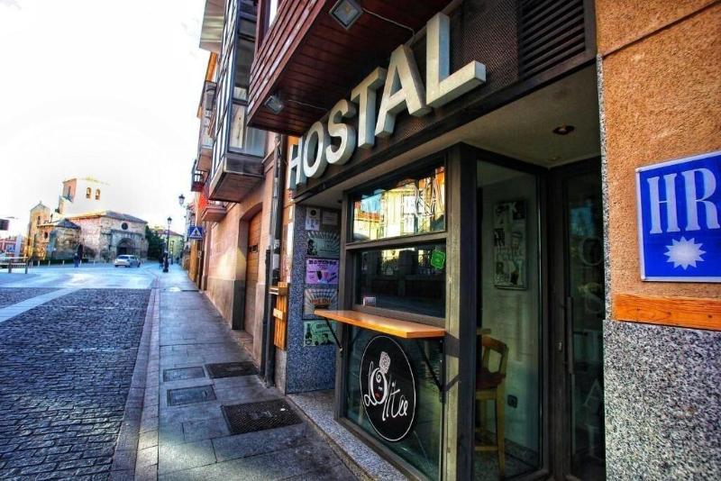 Hostal Caballeros image