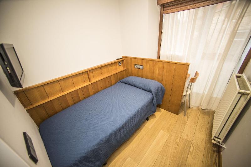 Hostal Caballeros image