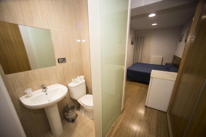 Hostal Caballeros image