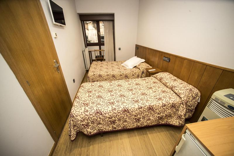 Hostal Caballeros image
