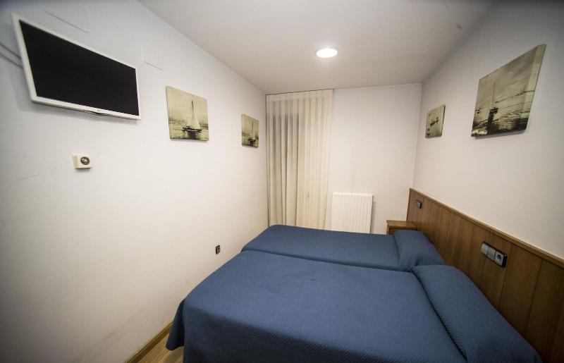 Hostal Caballeros image