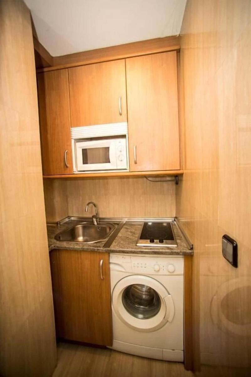 Hostal Caballeros image