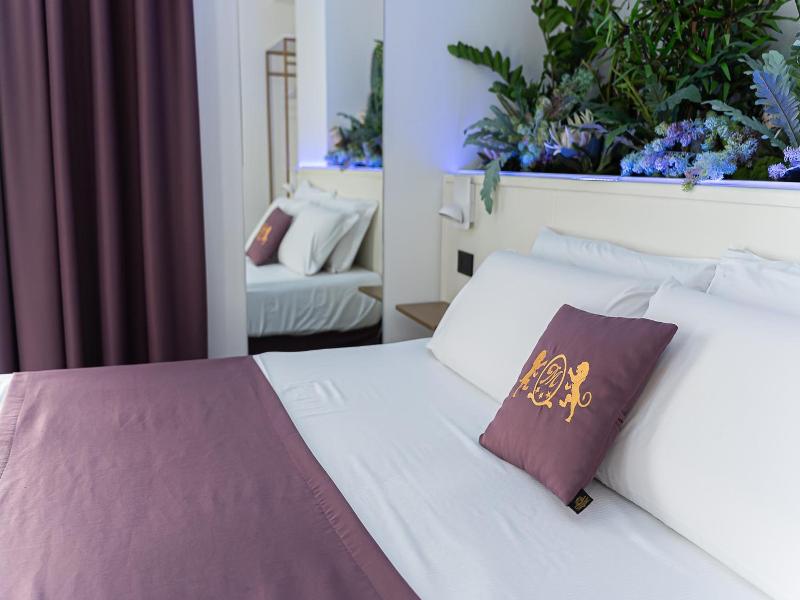 Hotel Max image