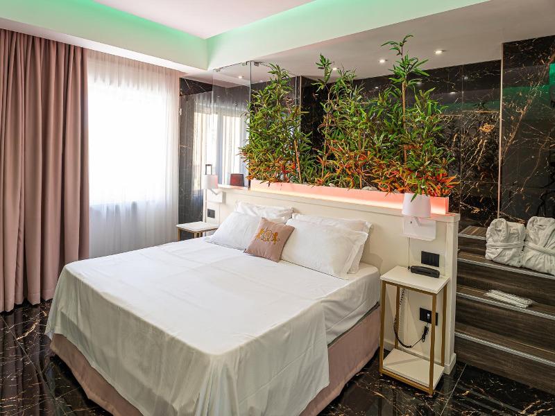 Hotel Max image