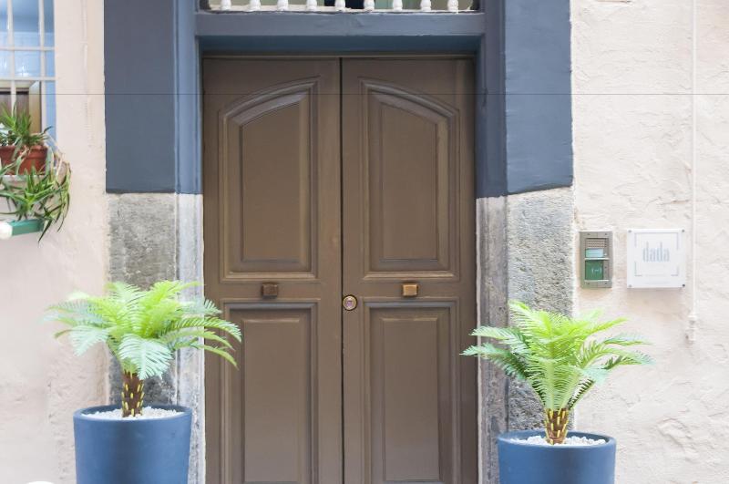 Dada Suite image