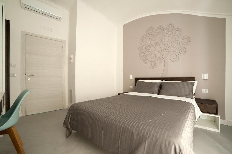 Dada Suite image