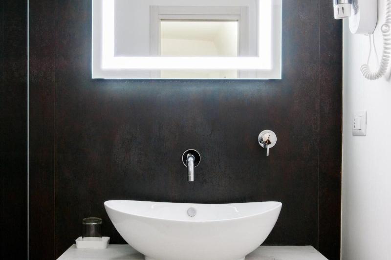 Dada Suite image
