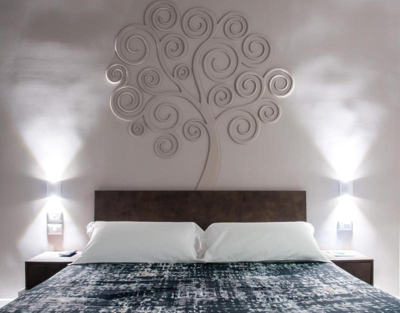 Dada Suite image